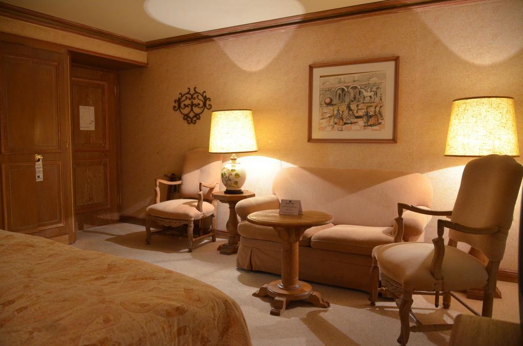 Drachenburg & Waaghaus Hotel กอตลิมบ์ ภายนอก รูปภาพ